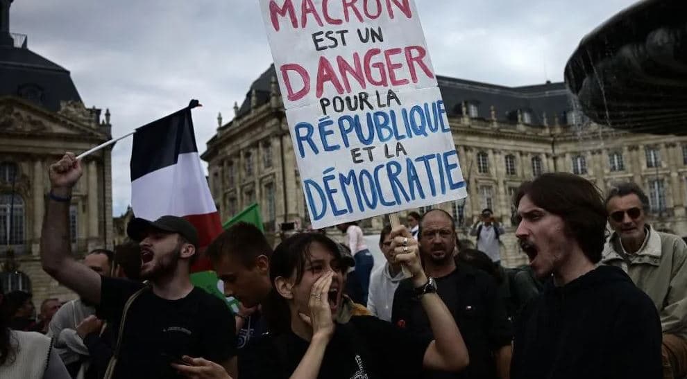 Francë, protesta kundër emërimit të kryeministrit të ri