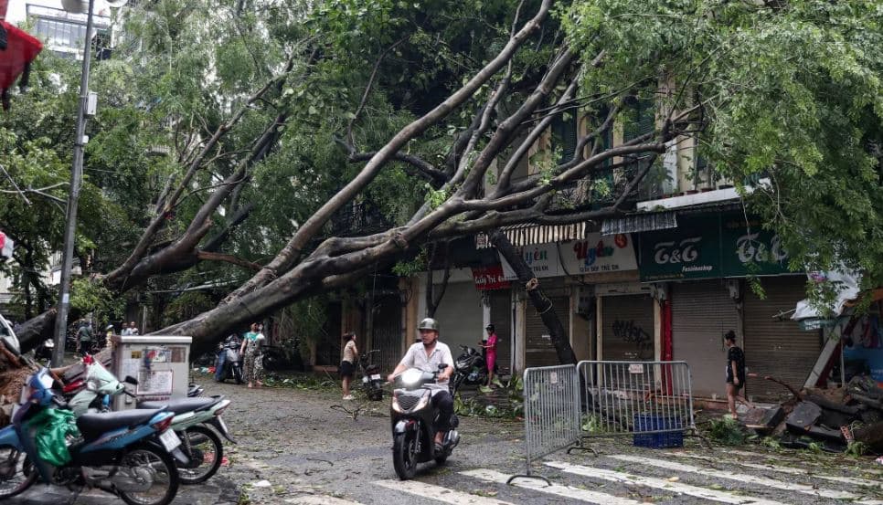Përmbytje dhe rrëshqitje dheu, tajfuni Yagi vret dhjetëra persona në Vietnam, Kinë dhe Filipine