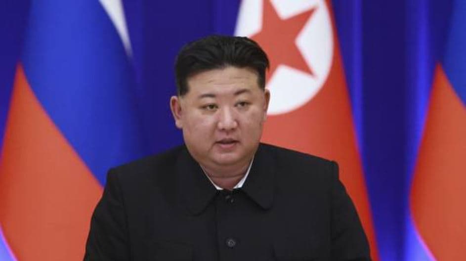 Koreja e Veriut ndërton bazën e re detare
