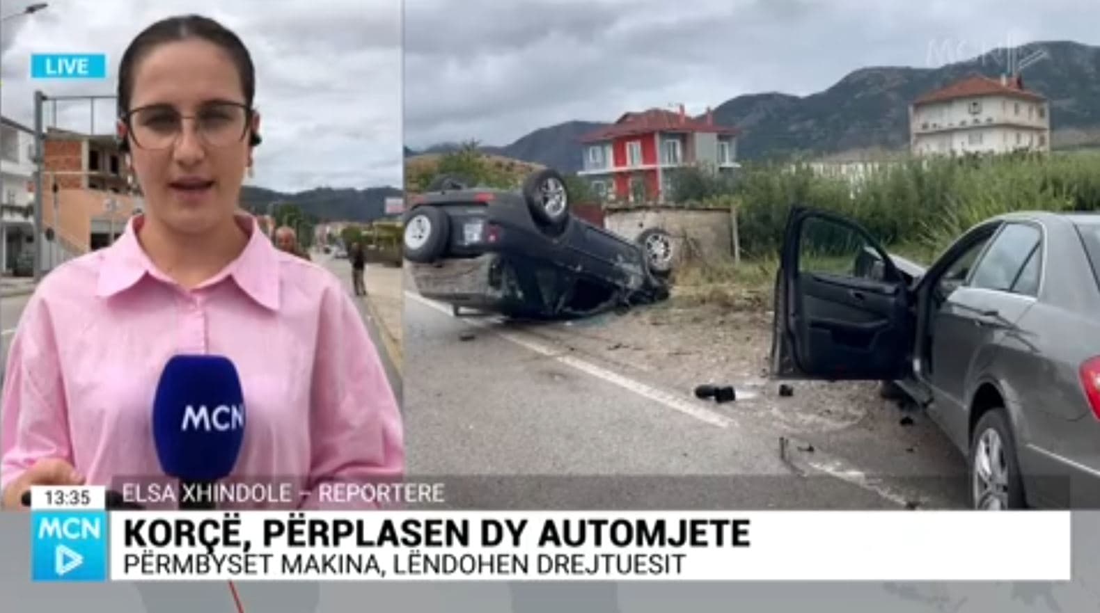  Aksident i rëndë mes dy automjeteve në Korçë, bllokohet në makinë njëri prej drejtuesve (VIDEO)