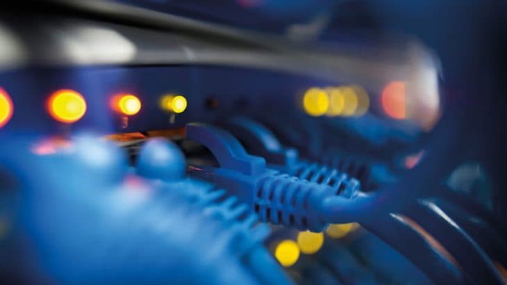 E zë korrenti duke punuar në linjën e internetit, humb jetën i riu në Mat