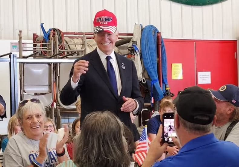 Biden shfaqet me kapelen “Trump”, zëdhënësi i Shtëpisë së Bardhë shpjegon gjestin