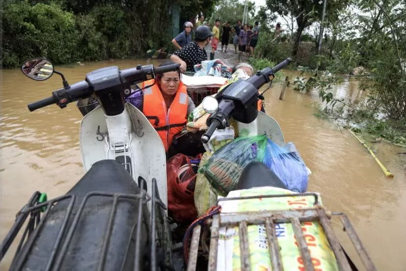 Tajfuni Yagi gjunjëzon Vietnamin, të paktën 143 të vdekur