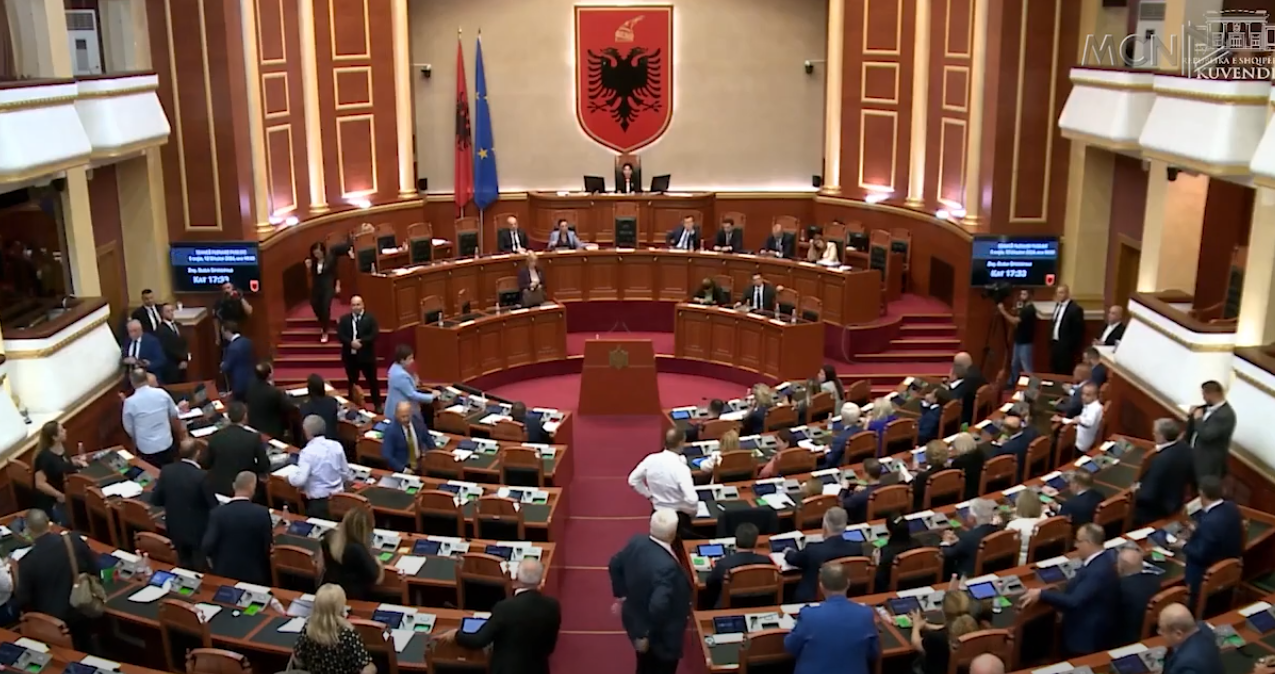 BE dhe SHBA të shqetësuar për rastin Xhaçka/ Berisha: U sfidua kushtetuesja (VIDEO)