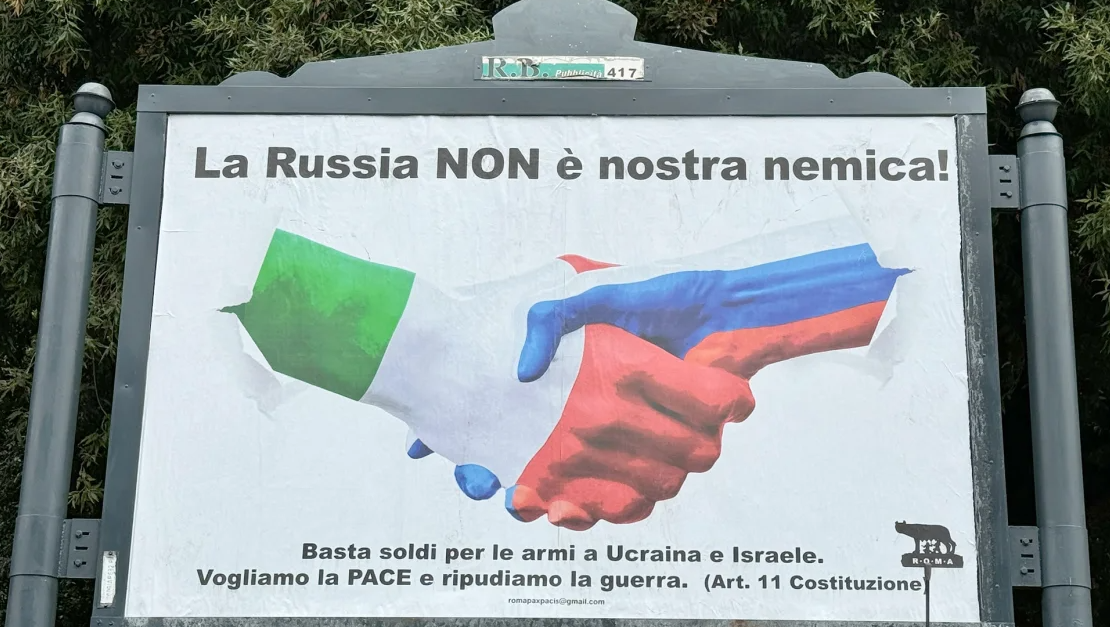 Postera pro-ruse shfaqen në billborde në të gjithë Italinë