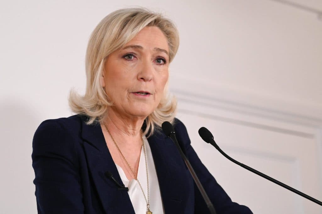 Marine Le Pen bën thirrje për zgjedhje të reja në vitin 2025