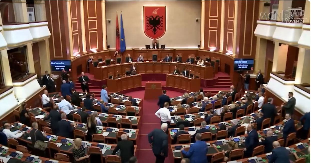“Na shpëtoi mençuria e Spiropalit”. Peleshi: Prevaloi paqartësia për mandatin e Xhaçkës”