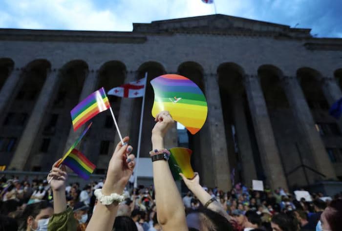 Gjeorgji, parlamenti miraton ligjin që frenon të drejtat LGBT