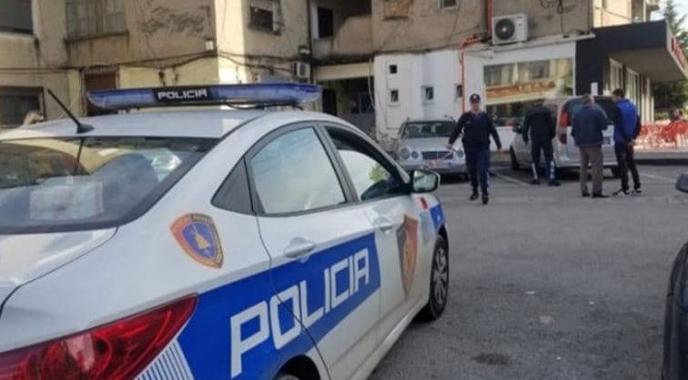 Përplasi me automjet një fëmijë dhe u largua nga vendi i aksidentit, arrestohet 16-vjeçari në Dibër