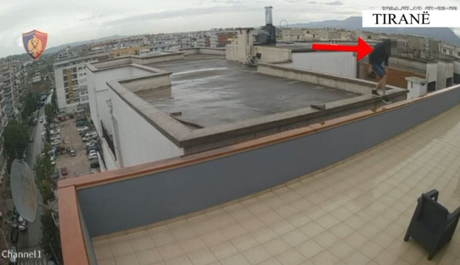 Vjedhin 15 mijë euro mallra me vlerë në një banesë, “Falco” vë në pranga tre persona në Tiranë 