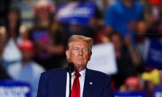 FBI: Hakerët iranianë i dërguan Biden dokumente konfidenciale të Trump