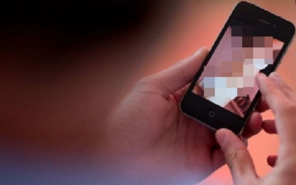 Shantazhon një vajzë dhe familjen e saj për 5 mijë euro që të mos i nxirrte video, pranga të riut në Tiranë