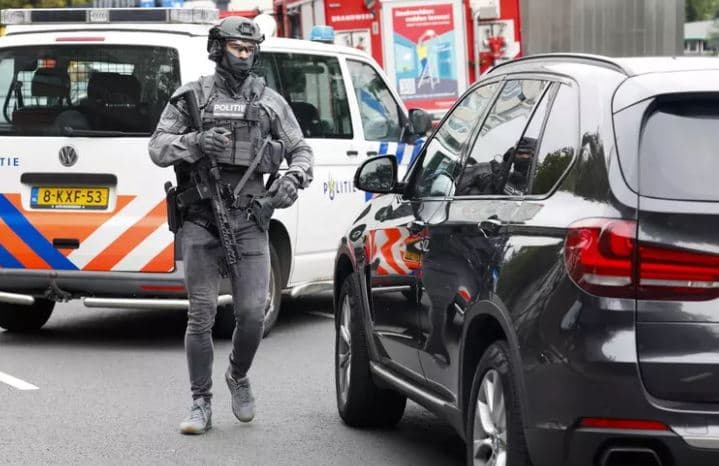 Sulm me thikë në Roterdam, një i vdekur dhe një i plagosur