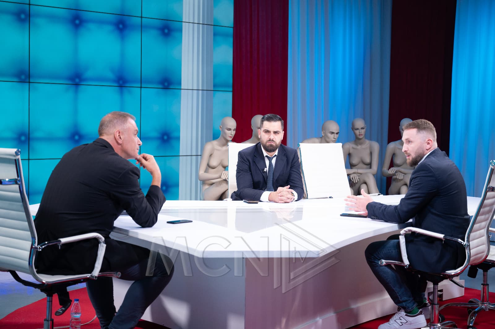 Lavdet e të rinjve për Ramën/ Gashi: Servilizëm “par excellence”! Muça: Të sinqertë dhe pa eksperiencë