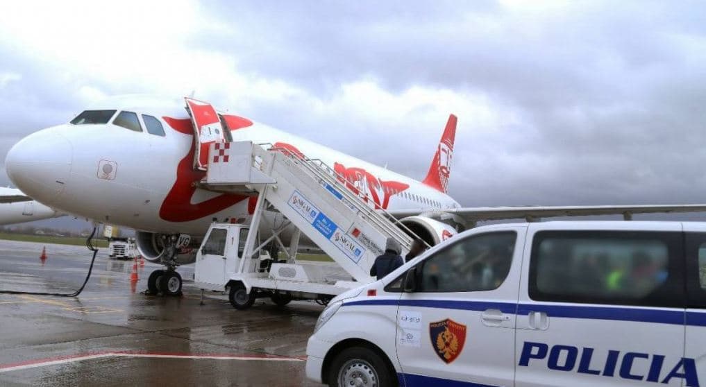 I dënuar për grabitje me armë, ekstradohet drejt Italisë 46-vjeçari