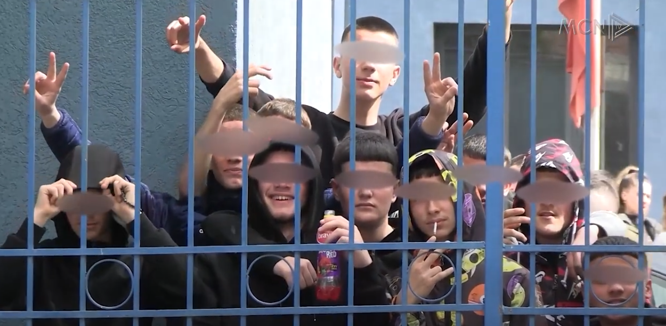 Shkollat mbushen me drogë/ Toksikologu: Edhe 11 vjeçarët konsumues kanabisi (VIDEO)