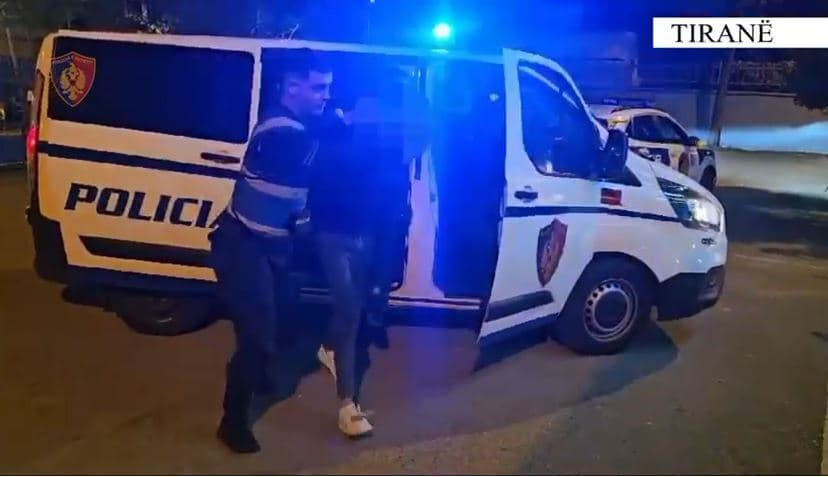  Sekuestrohen doza kanabisi, gati për shitje/ Arrestohet 26-vjeçari në Tiranë