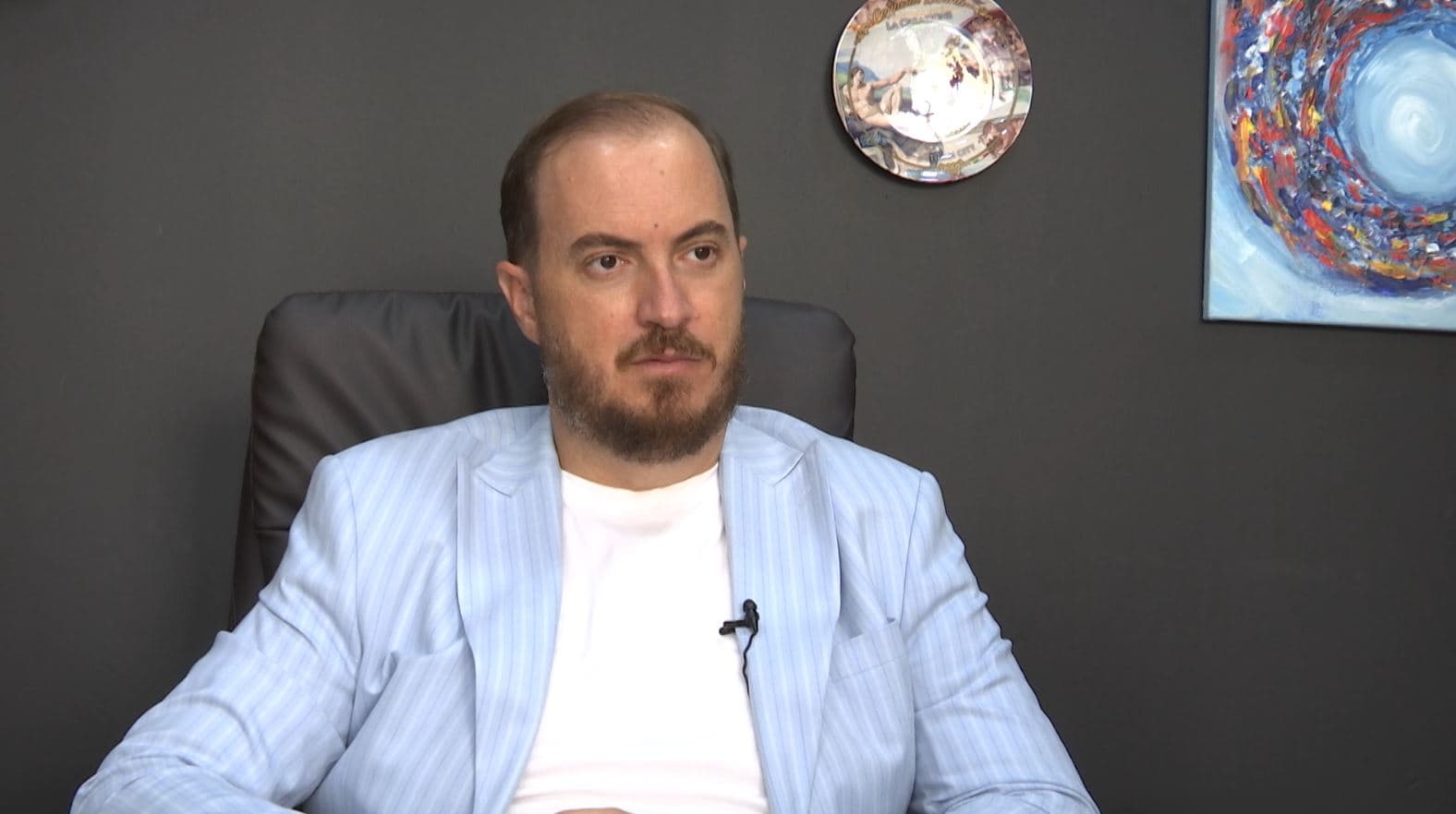 Hoxha: Pengesa kushtetuese për krijimin e një shteti Bektashi, cenohen instrumentet ndërkombëtare (VIDEO)