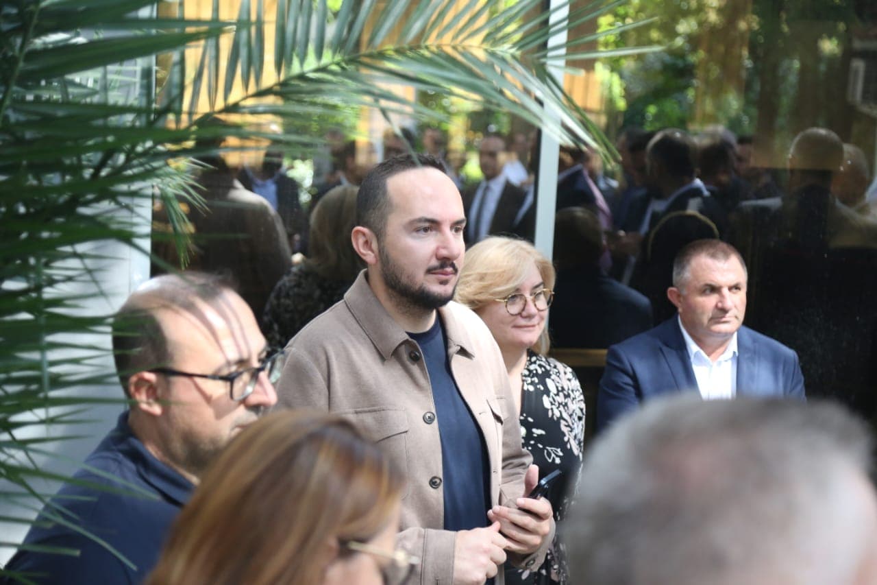Burgosja e Salianjit/ PD shkëput marrëdhëniet institucionale me maxhorancën