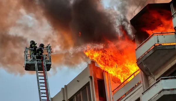 30 të plagosur nga zjarret në dy ndërtesa të Gjermani, arrestohet 41-vjeçari sirian