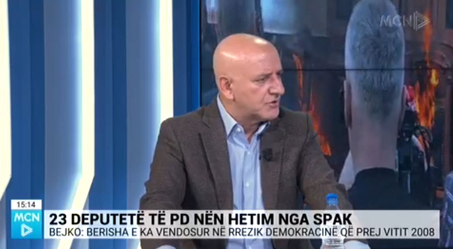 Bejko: Berisha dhe Rama janë në marrëveshje. Ju duhej ky teatër dhune para zgjedhjeve (VIDEO)