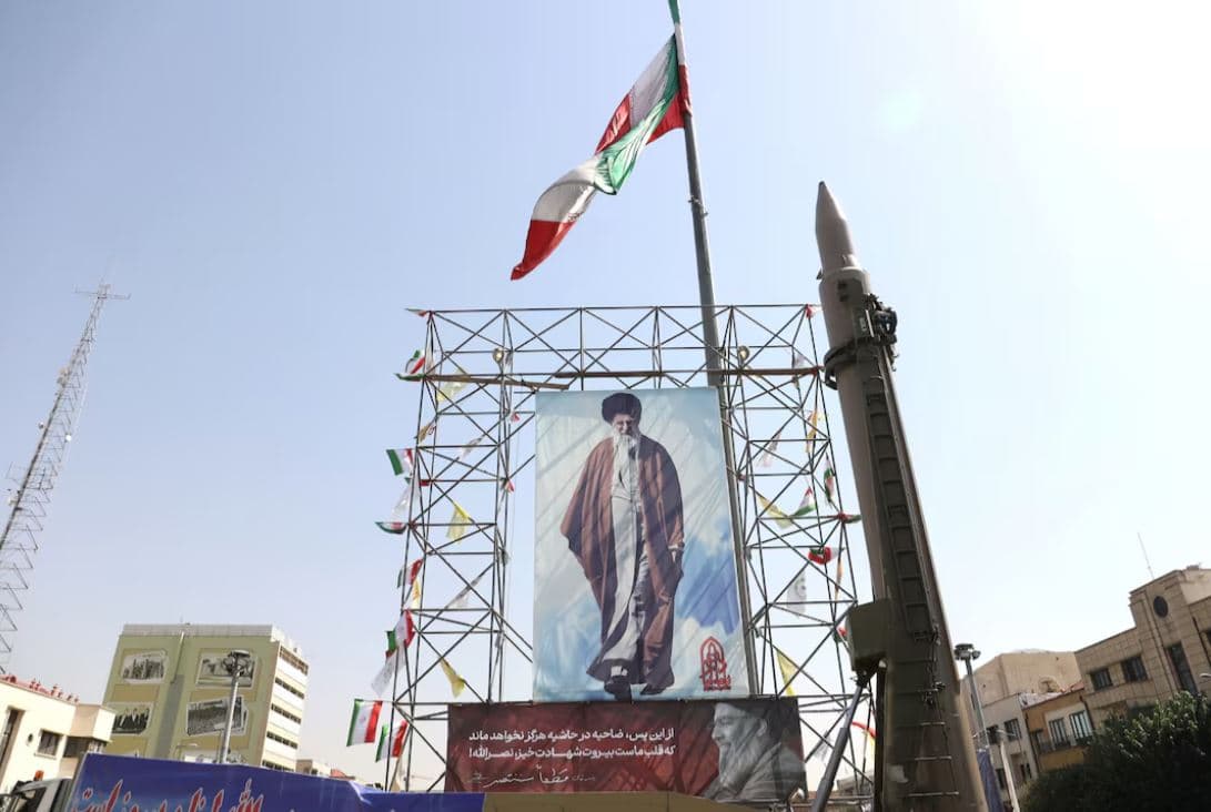 Khamenei i Iranit e paralajmëroi Nasrallah për komplotin izraelit për ta vrarë 