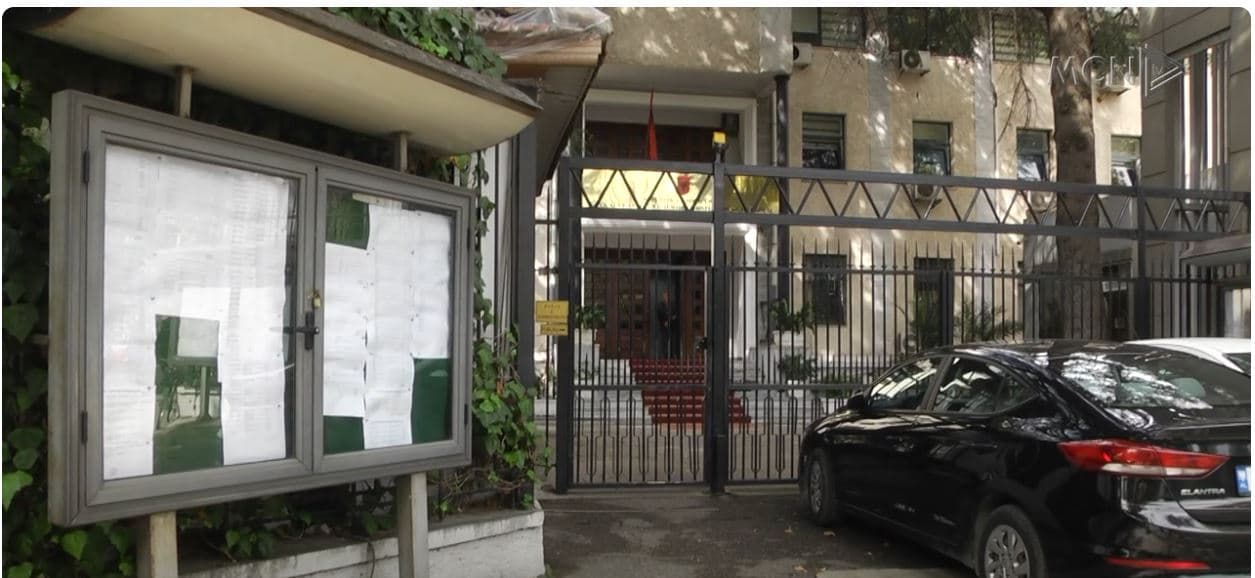 U “martua” me minorenen dhe e la shtatzënë. Apeli lë në burg 21-vjeçarin nga Korça