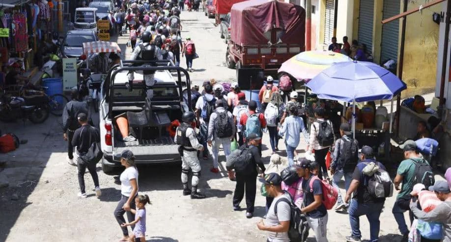 Ushtarët qëllojnë automjetet e dyshimta, vriten 6 emigrantë në Meksikë