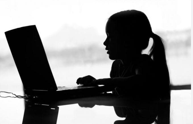 BE draft kundër abuzimit online të fëmijëve, projektligji parashikon monitorim të mesazheve