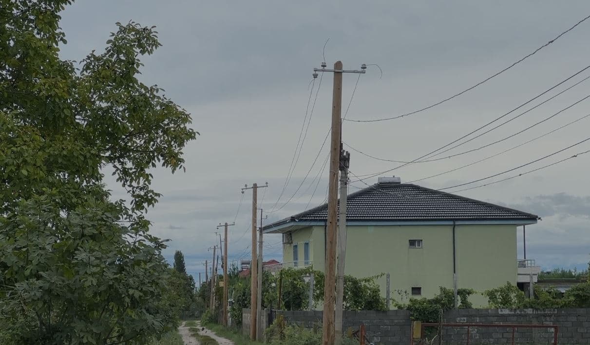 Banorët e Zadrimës prej 12 orësh pa energji elektrike