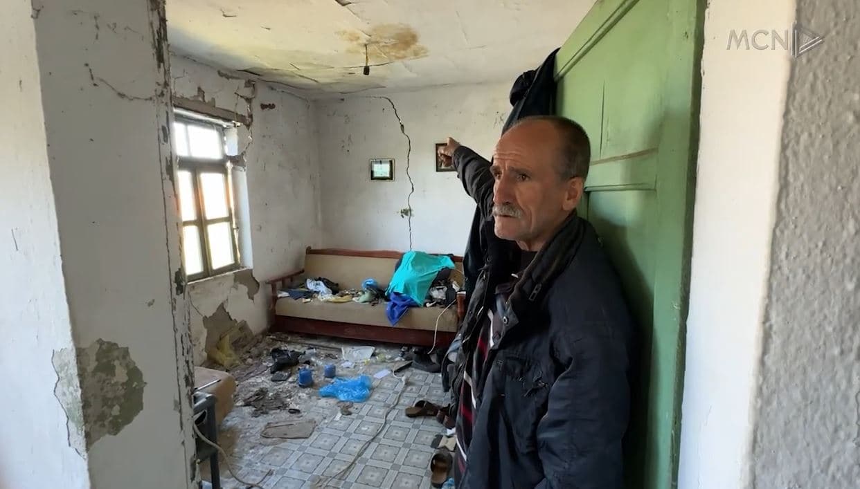 ‘Viktimë’ e rindërtimit nga tërmeti/ 60-vjeçari në Milot vendos të rikthehet në shtëpinë e shkatërruar (VIDEO)