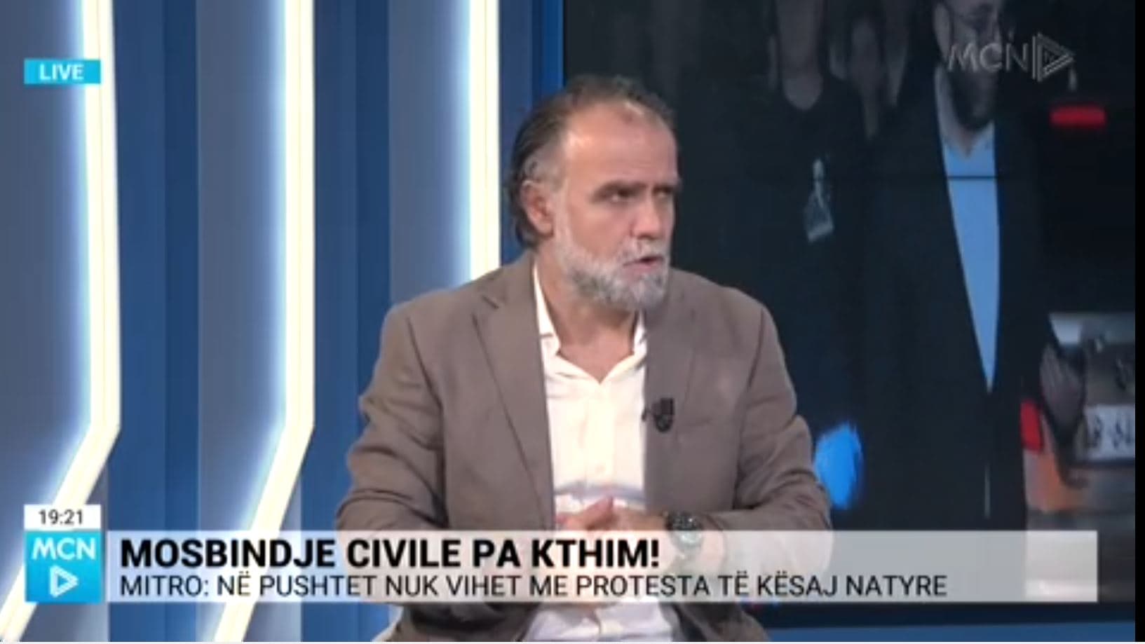 Mosbindja civile, Mitro: Protestë pa kokë, degradim shëtitës i opozitës (VIDEO)