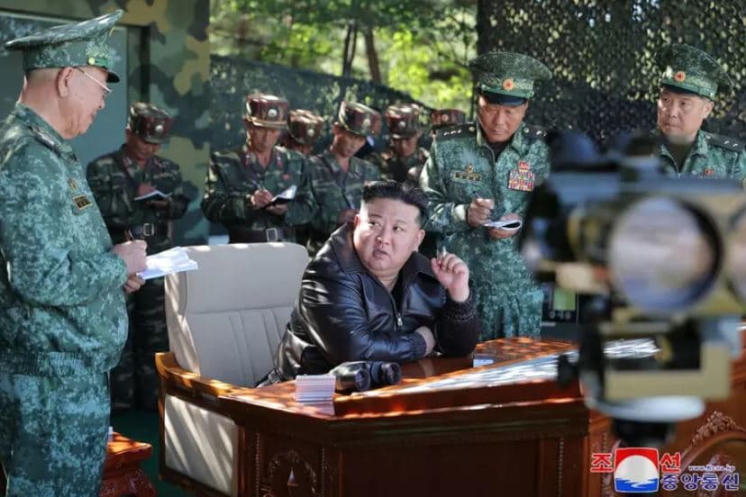 Kim Jong-un kërcënon se do të përdorë armë bërthamore në rast sulmi nga armiku