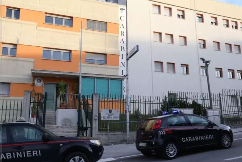 Itali, shqiptari mbyt gruan në sy të dy fëmijëve të mitur