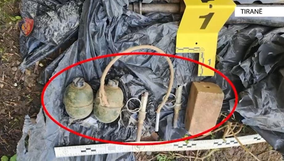 Zbulohet arsenal armësh dhe eksplozivi në një banesë në Tiranë, arrestohet një person