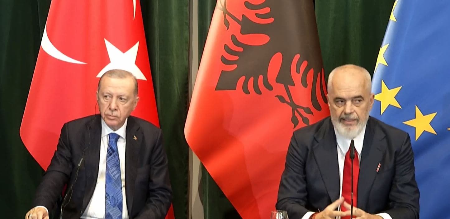 Erdogan: Të vazhdojmë luftën ndaj FETO-s. Shqipëria të bëjë pjesën e saj në presionin ndaj Izraelit (VIDEO)