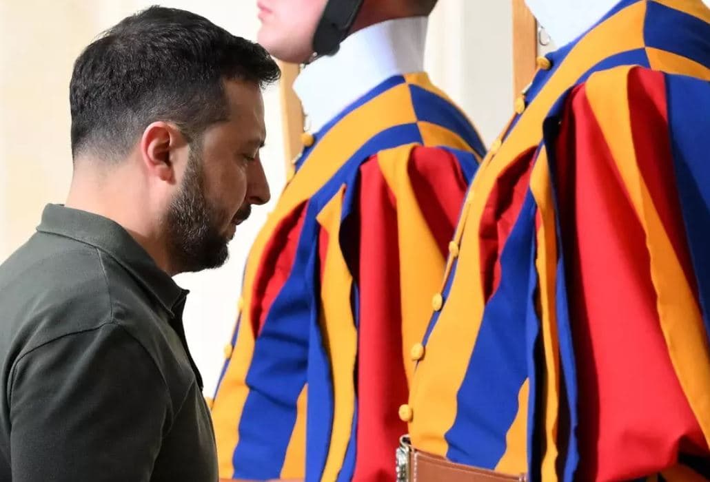 Vatikan/ Zelensky takon Papa Françeskun, i dhuron një pikturë kushtuar “Masakrës në Bucha”