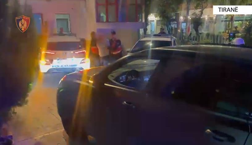  Tentoi të vriste me thikë një të ri, arrestohet 59-vjeçari në Elbasan, nën hetim mjeku