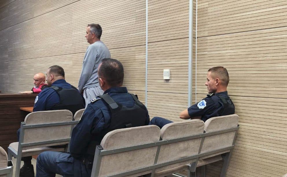 Sulmoi KFOR-in dhe Policinë e Kosovës në protestat në veri/ Dejanoviç dënohet me 8 muaj burgim