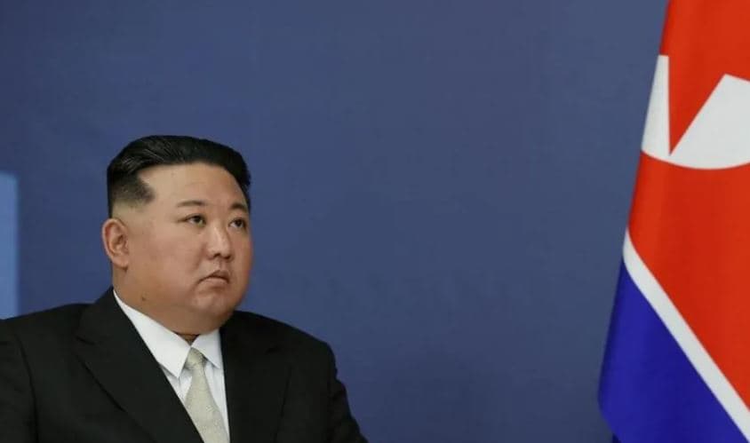 Koreja e Veriut e quan Jugun "shtet armiqësor" në Kushtetutë