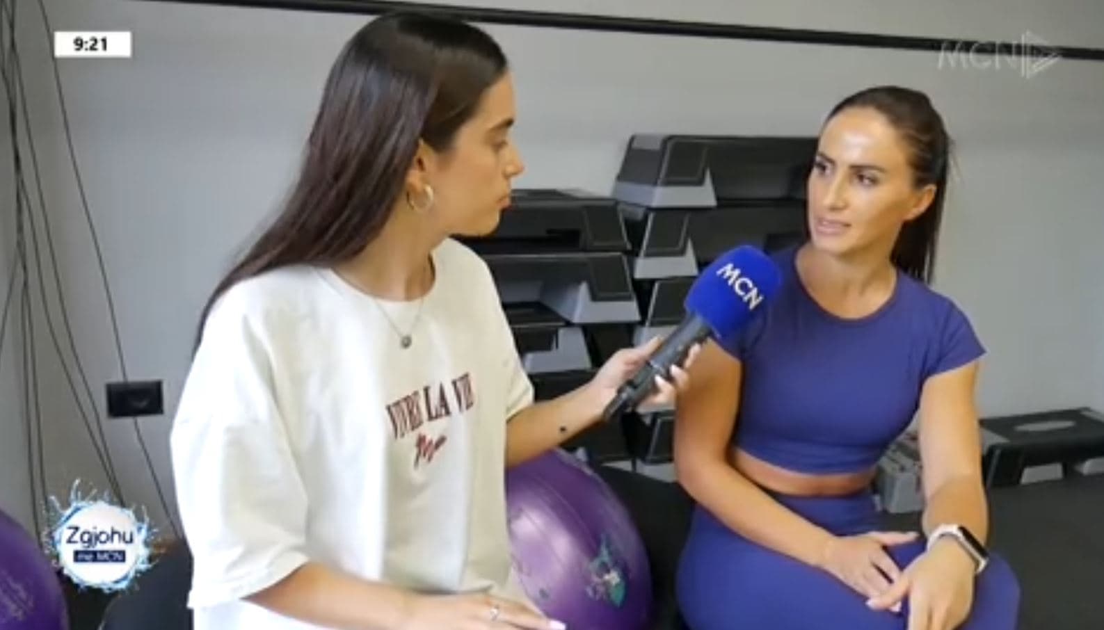 Trajnerja e fitnesit: Praktikoni palestrën edhe në kushte shtëpie