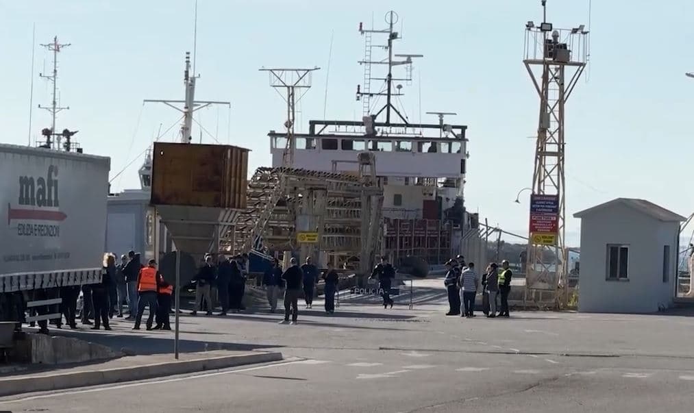 Gjykata kundër qeverisë Meloni/ Romë: Emigrantët në Gjadër të kthehen në Itali (VIDEO)