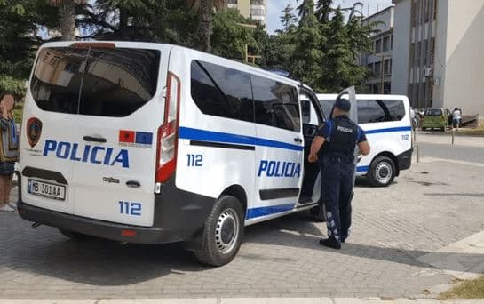 Merrte makina me qira nëpërmjet mashtrimit, arrestohet 26 vjeçari në Elbasan
