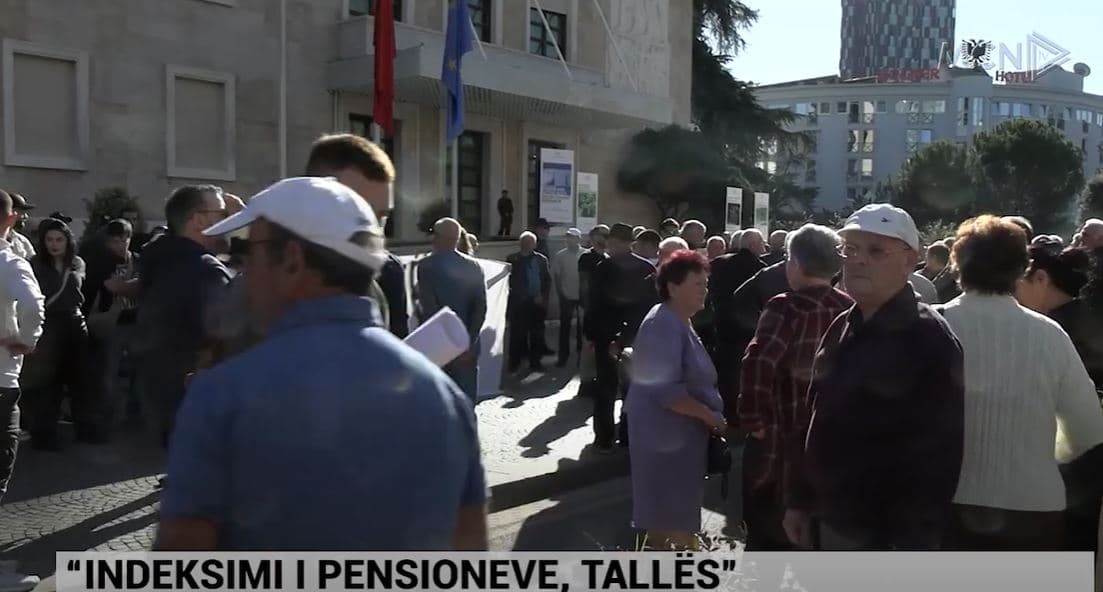 “Indeksimi i pensioneve, tallës”/ Të moshuarit: Duhet të marrim minimumi 30 mijë lekë (VIDEO)