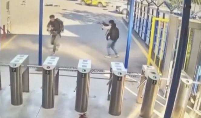 Turqia godet objektivat në Siri dhe Irak pas sulmit terrorist në Ankara