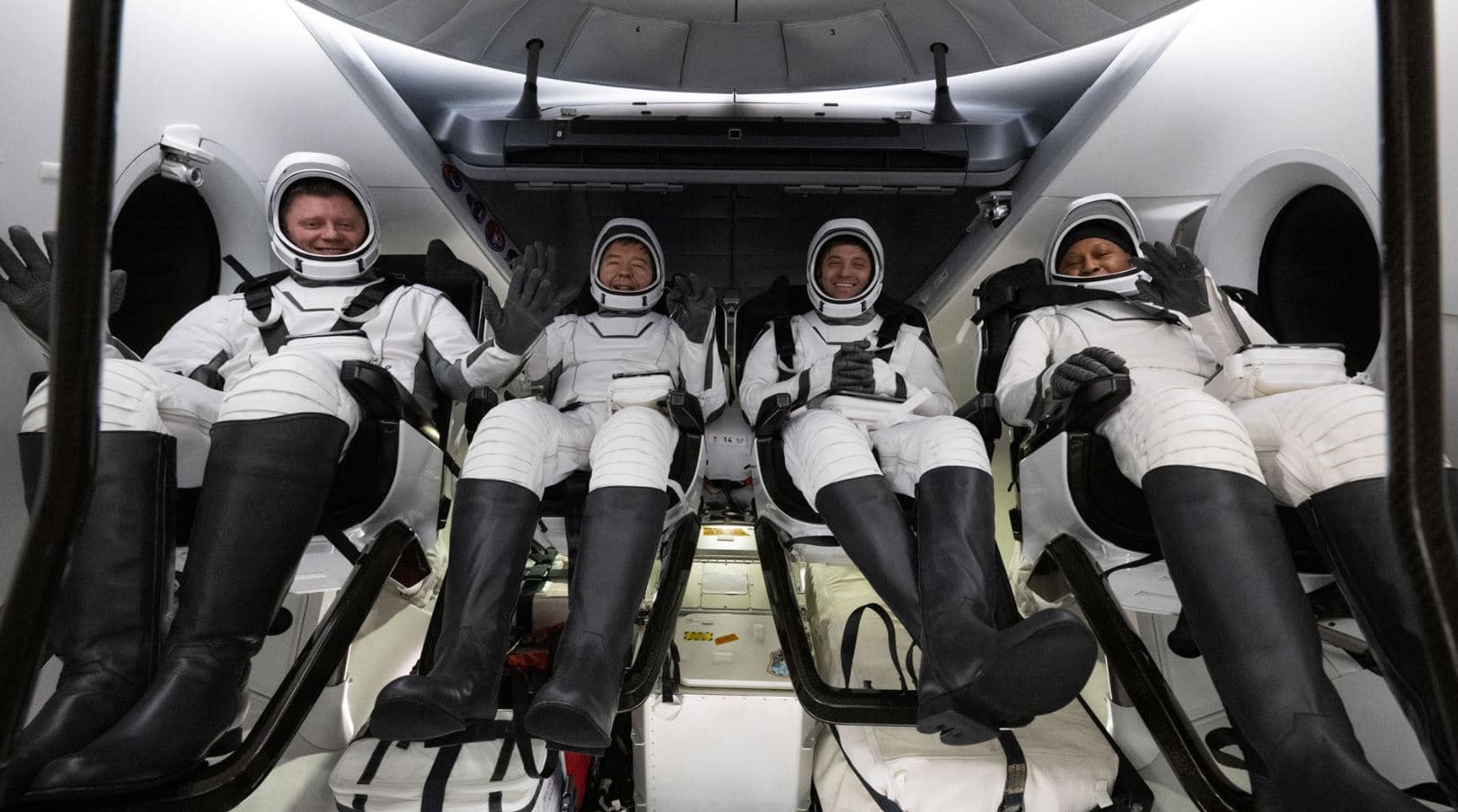 Katër astronautë kthehen në Tokë pas 8 muajsh në Stacionin Ndërkombëtar të Hapësirës