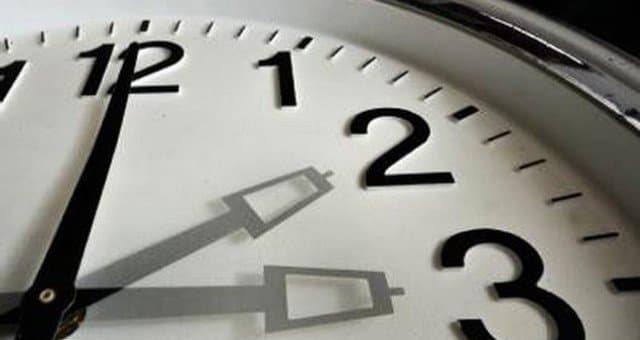 Ndërrohet ora/ Nesër akrepat kthehen 60 minuta pas
