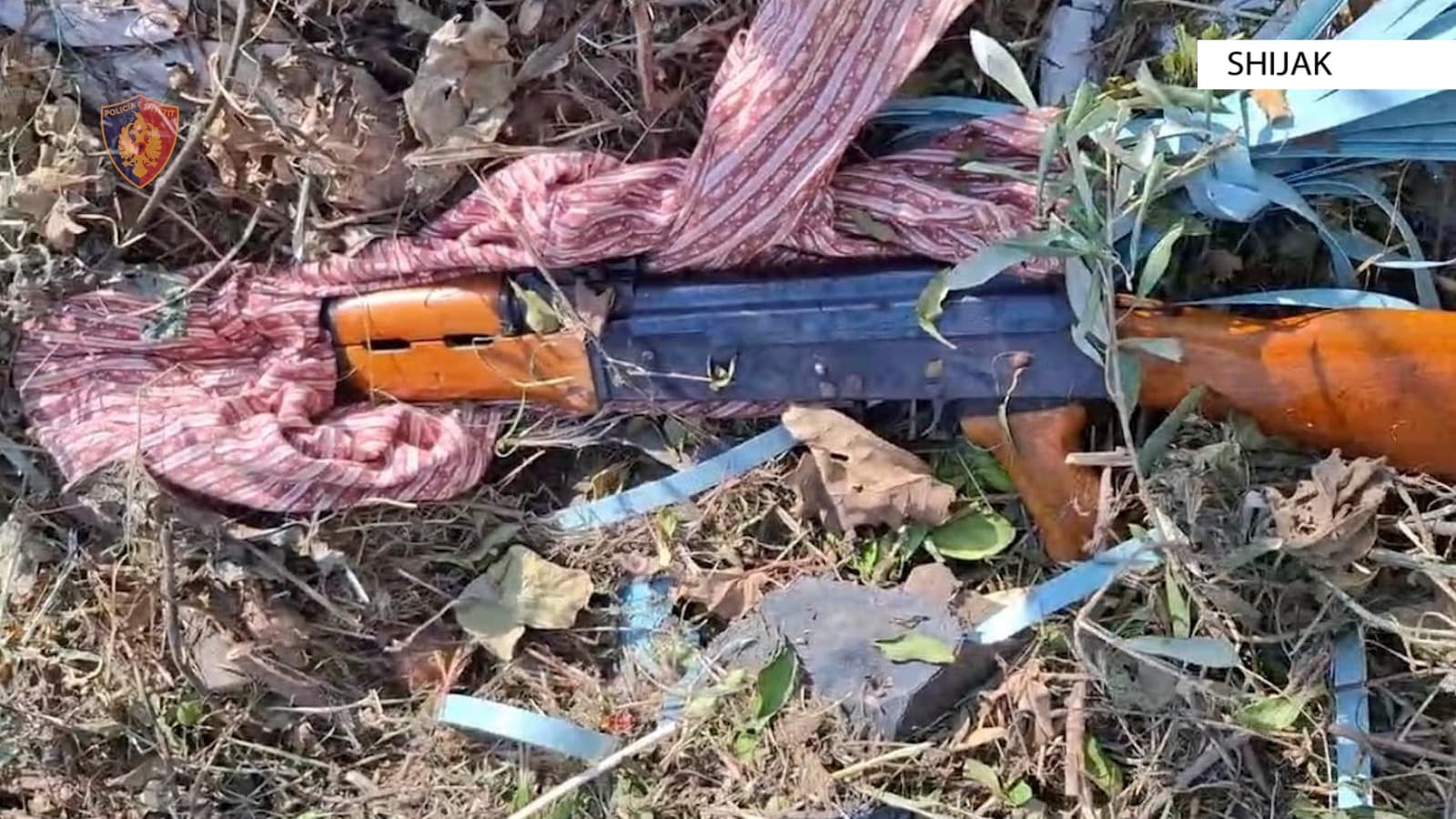Kanos me automatik dy persona, arrestohet i dyshuari në Shijak