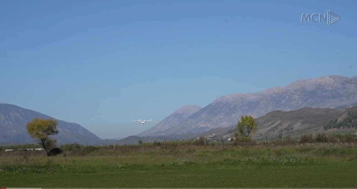 Fluturimet e para nga Gjirokastër. Aeroplanë sportivë- turistikë nga Italia në Shqipëri