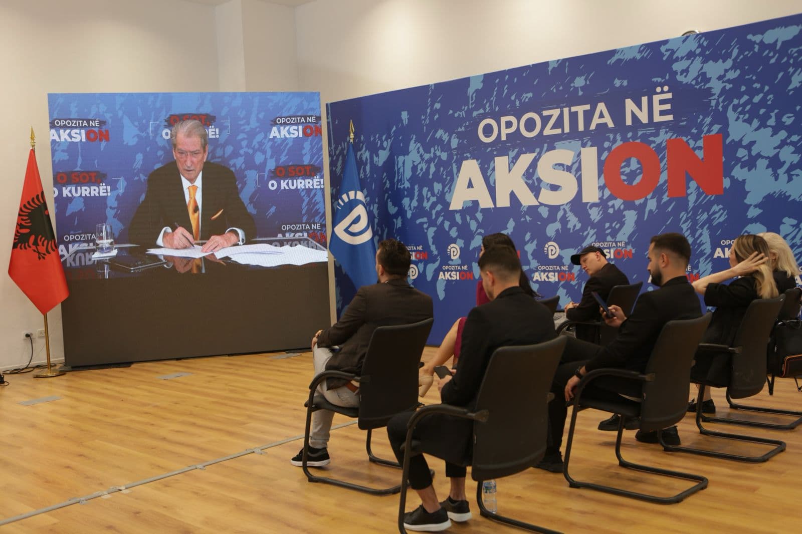Berisha: Çështja e koalicionit është e hapur, Meta i burgosur politik